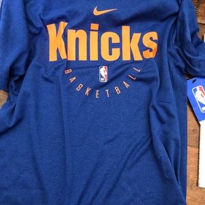 Knicks t shirt
